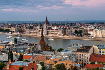 Obraz premium Budapest cityscape and Danube River, Hungary