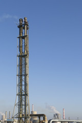 Tower for evacuation of burned gases from an  refinery