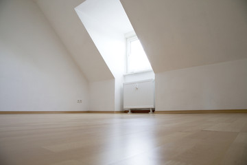 Laminatfussboden in einem leeren Zimmer