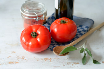 Fleischtomaten mit Olivenöl