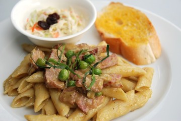 penne green spicy curry sauce