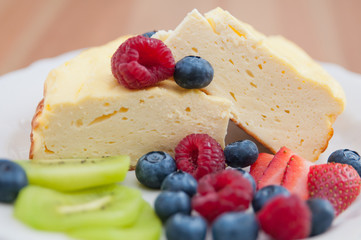 Cheesecake mit Früchten