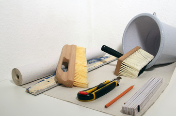 Werkzeug zum Tapezieren