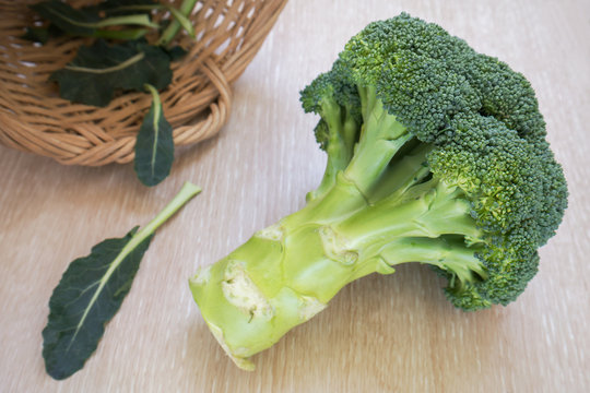Raw broccoli with leaf