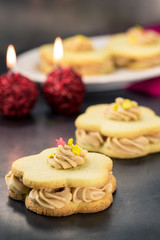 Shortbread sandwich cookies with cream filling