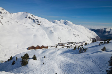 Fototapeta na wymiar Ski resort in the winter Pyrenees
