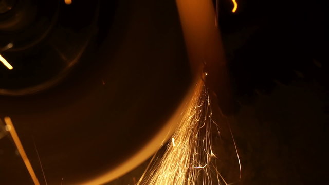 tool sharpening on electric emery