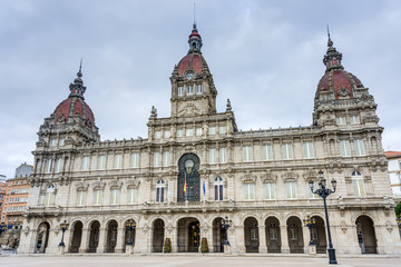 Fototapeta na wymiar Coru?a Ratusz na Maria Pita Square w Galicji, w Hiszpanii.