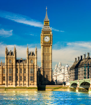 Fototapeta The Big Ben, the House of Parliament and the Westminster Bridge