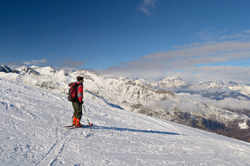 Fototapeta na wymiar Back country skiing in the Alps