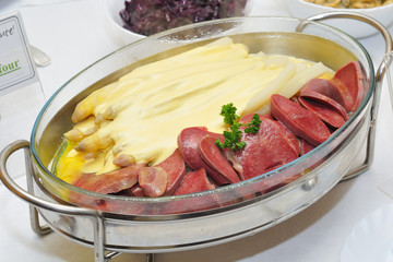 Zunge mit Spargel