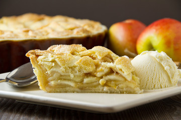 Apple pie a la mode, horizontal