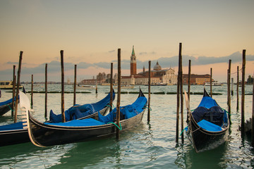Fototapeta na wymiar Wenecja z gondoli na Canale Grande przeciwko San Giorgio