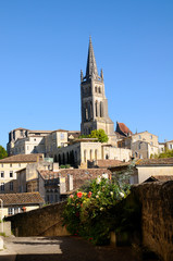 Fototapeta na wymiar Kościół w Saint-Emilion
