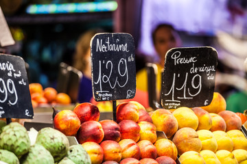Obraz premium Fruits market, in La Boqueria,Barcelona famous marketplace