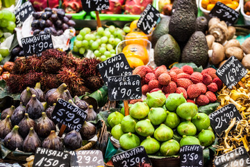 Naklejka premium Fruits market, in La Boqueria,Barcelona famous marketplace