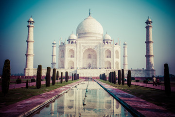 Fototapeta premium Taj mahal,famous monument,Greatest marble tomb in India,Agra