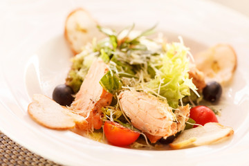 salad with tuna