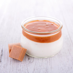 caramel dessert