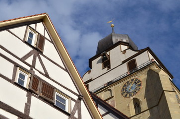 Fototapeta na wymiar Herrenberg Kirche Fachwerkhaus