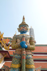 Fototapeta premium traditional thai style giant statue