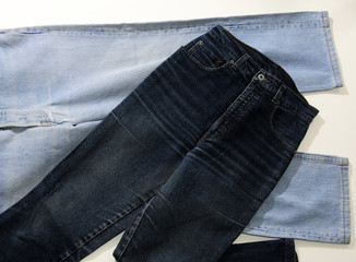 Jeans scuri e chiari