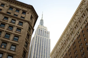 Crédence en verre imprimé Empire State Building Empire State Building between buildings