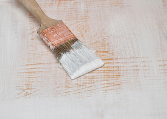 Holz streichen