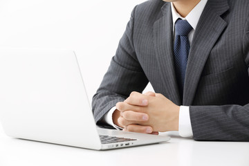 悩むビジネスマン