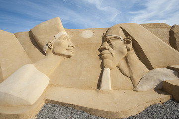 Sand sculpture of ramses II and nefertari