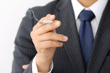 喫煙するビジネスマン
