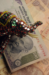 Indische Rupie रुपया Indian rupee  인도 루피 روبية هندية