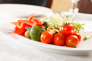 fresh vegetables on the plate