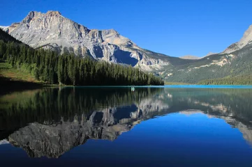 Fototapeten Emerald Lake, Yoho Nationalpark, Britisch-Kolumbien, Kanada © donyanedomam