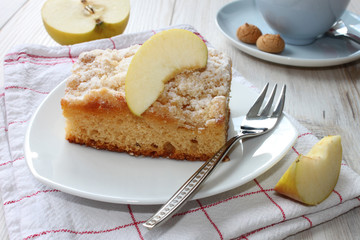 Apfelkuchen und Kaffee