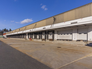 Obraz premium Loading docks on industrial building