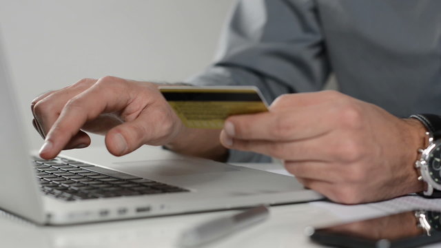 Shopping online: Making a payment with a credit card