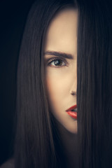 Portrait of youngl woman