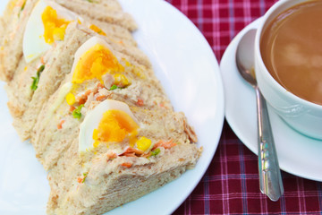 Sandwiches egg.