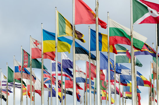 Flaggenparade, Nationalflaggen vieler L&auml;nder
