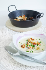 Rahmsuppe mit Croutons