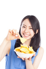 トルティーヤを食べる女性