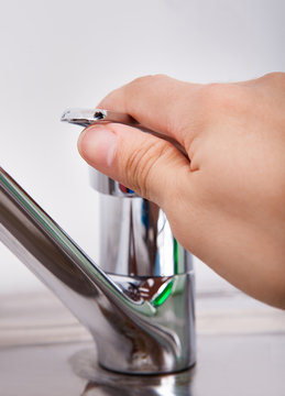 Hand Opening Chrome Water Tap