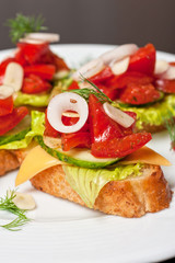 Toast with vegetables