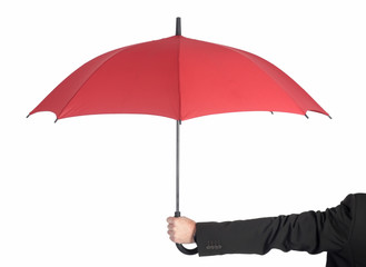 Mann hält Schirm