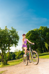 radfahren mit helm