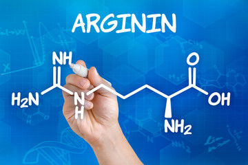 Hand zeichnet chemische Strukturformel von Arginin
