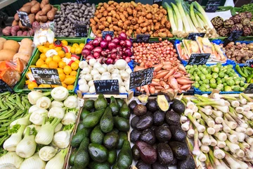 Gordijnen Fresh Vegetables at Vienna Naschmarkt market © rrrainbow