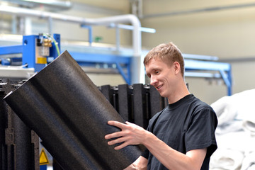 Qualitätssicherung in d. Fabrik // Quality assurance