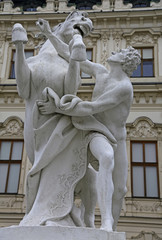 Skulptur Bändiger des Rosses vor Schloss Belvedere in Wien (3)